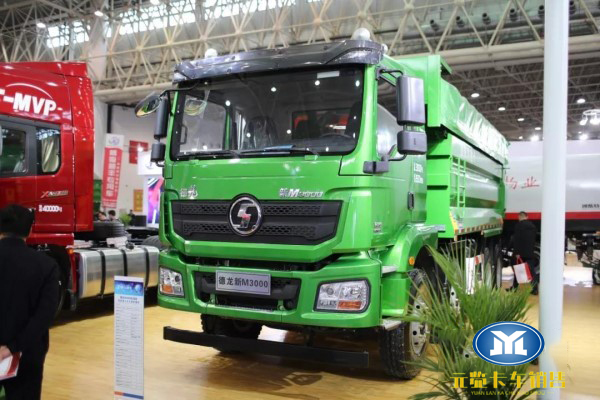 德龙新M3000 8×4标准版城建渣土车